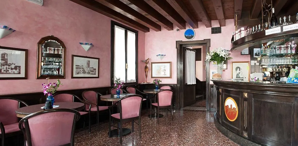 Hotel Al Castello Bassano del Grappa 3*,  Italy